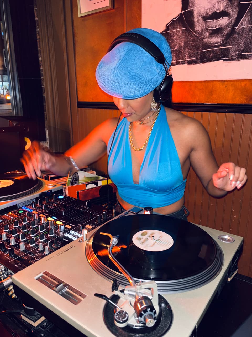 vinylaura